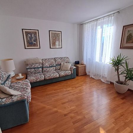 Appartamento Gisella 罗韦雷托 外观 照片