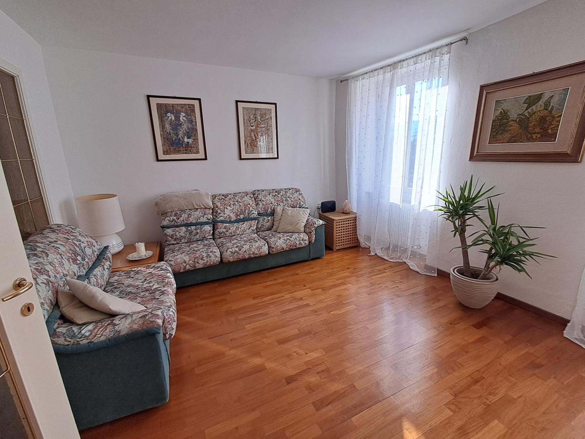 Appartamento Gisella 罗韦雷托 外观 照片
